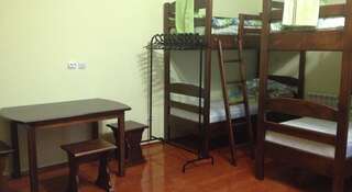 Гостиница Hostel U City Улан-Удэ Спальное место на двухъярусной кровати в общем номере для мужчин и женщин-2